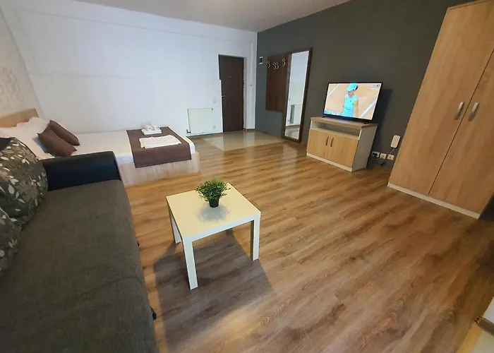 Villa Accommodation *