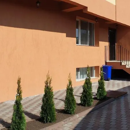 Villa Accommodation *