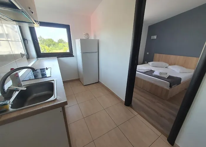 Villa Accommodation *